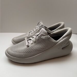 Kizik unisex Roamer shoes
